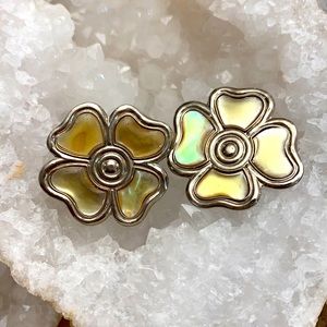 Duri Flower Earrings